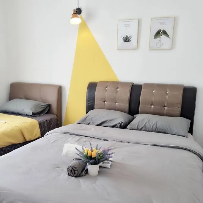 Apartment B3 Superb Poolview Manhattan Waterpark Homestay Ipoh4-8Pax Netflix