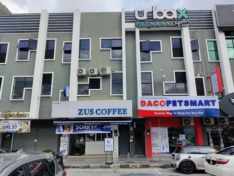 B3 Superb Poolview Manhattan Waterpark Homestay Ipoh4-8Pax Netflix